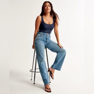 Abercrombie Curve Love High Rise 90s Relaxed Jean Size 28 / Size 6 Regular